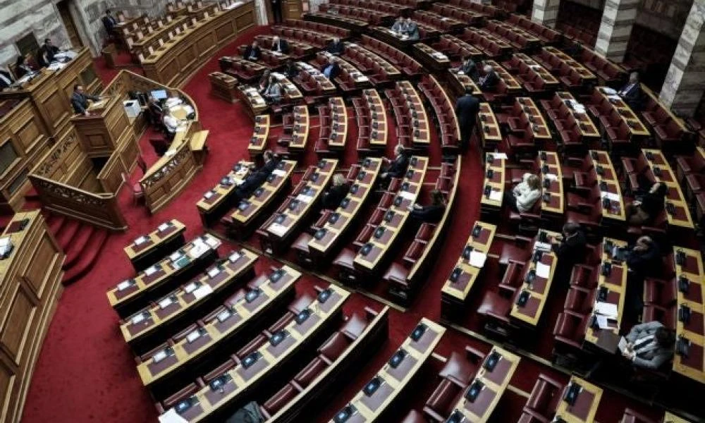 Οι προηγούμενες φορές που η ελληνική Βουλή μετατράπηκε σε «ρινγκ»